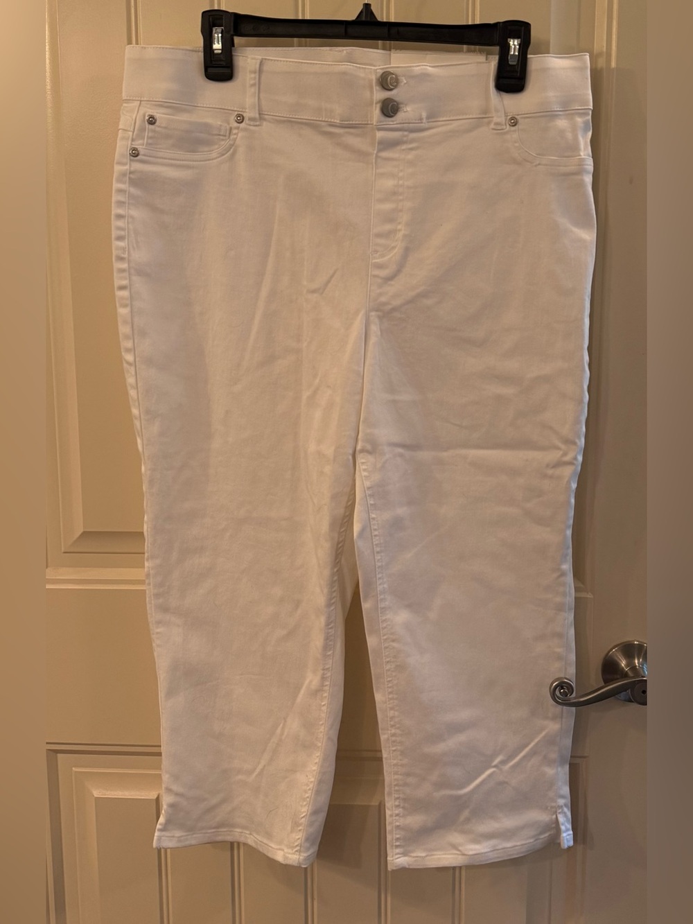 MWT White Cropped Womens Jeans